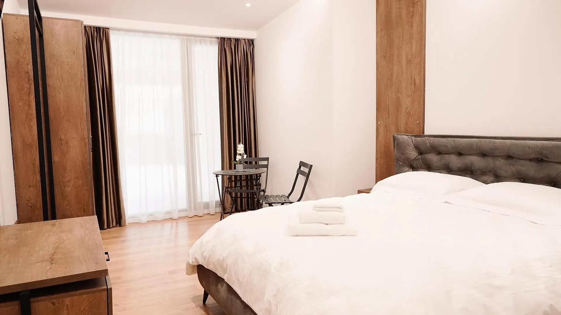 Apartment 101 Tirana